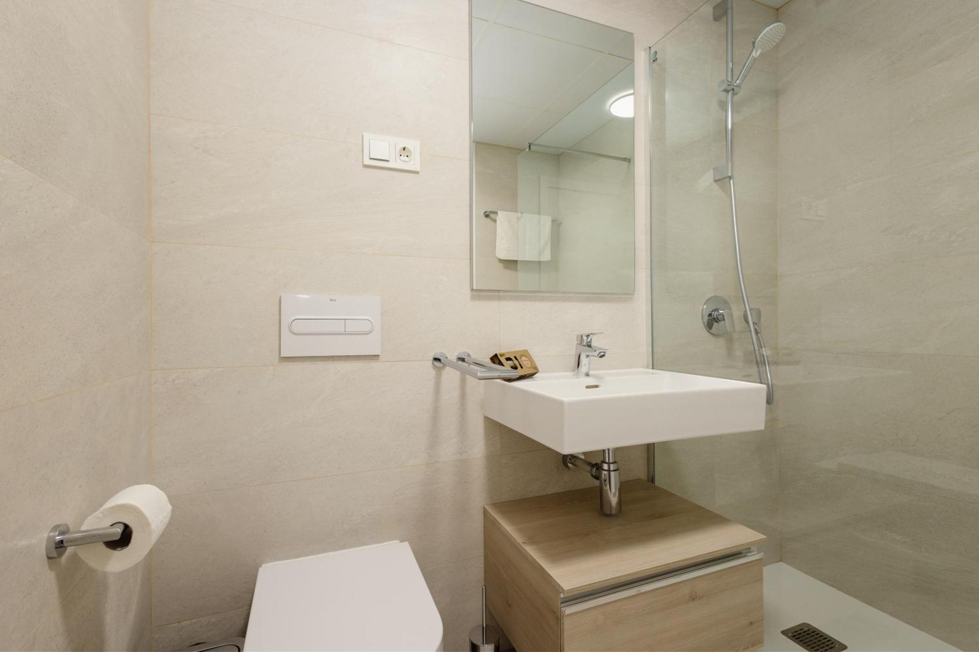 Luxurious 2 Bedroom Apartment Close To The Beach In Estepona Exterior foto